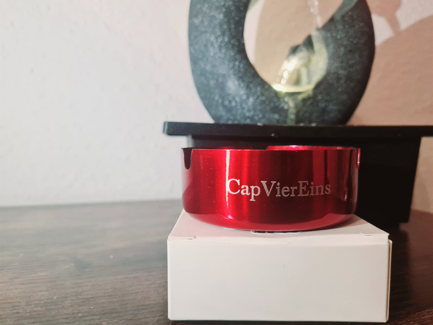 CapVierEins Aschenbecher Kirch Rot Perleffekt