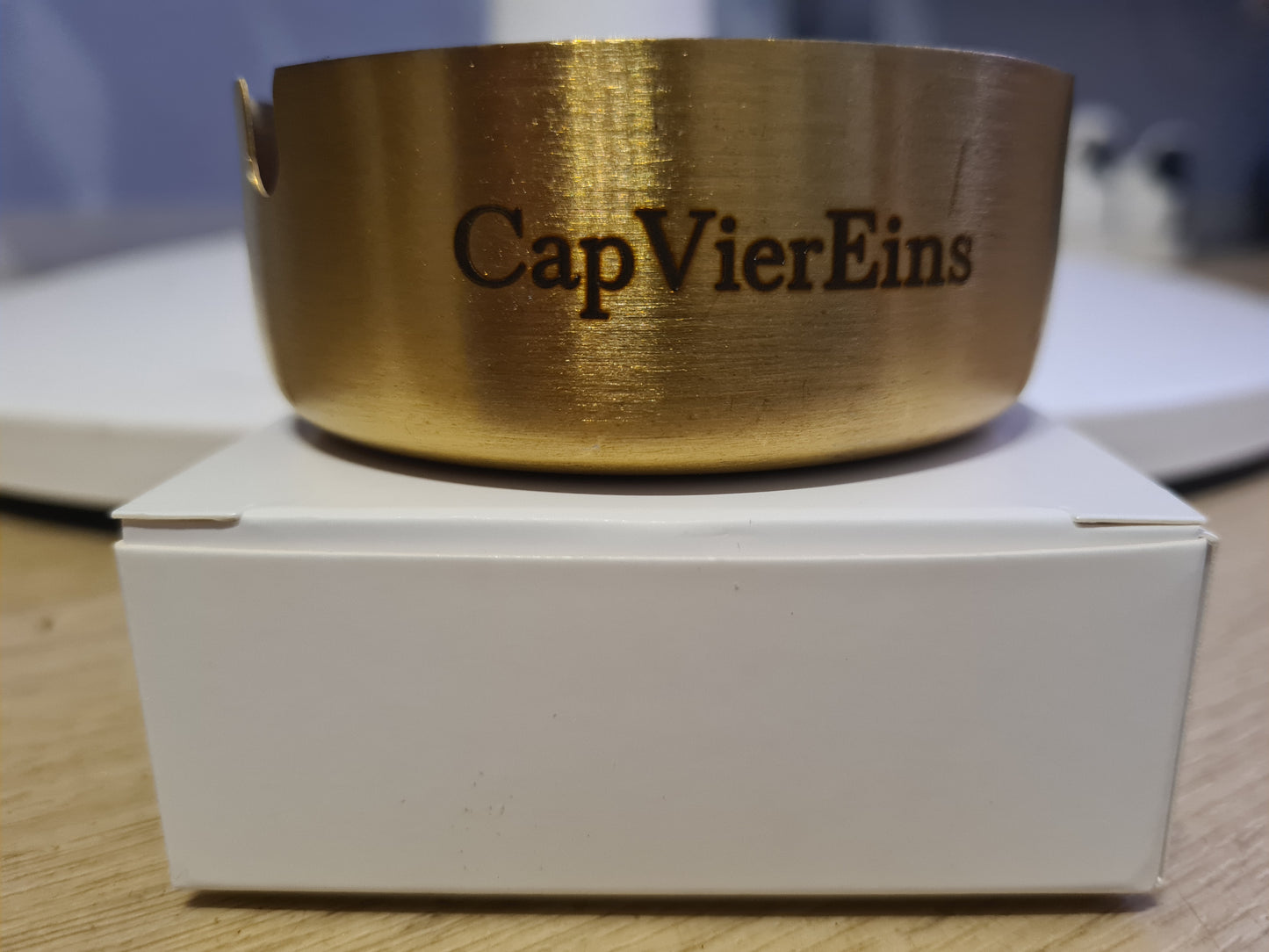 CapVierEins Aschenbecher GOLD